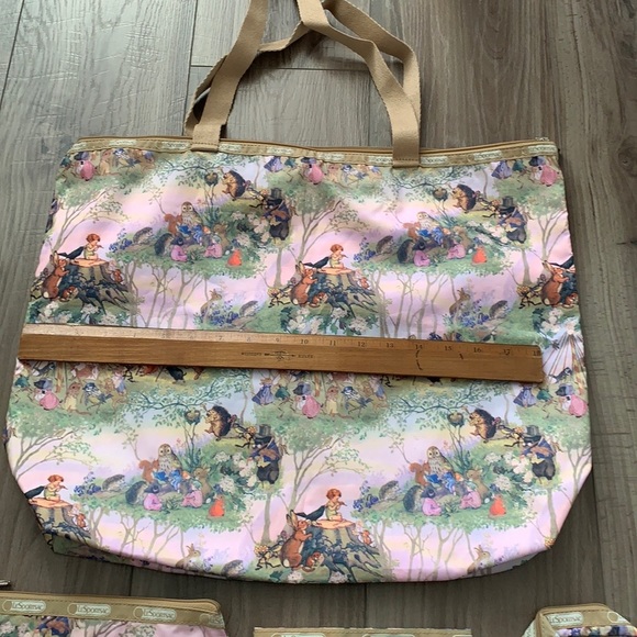 SOLD‼️2 Lesportsac bags. - Picture 2 of 10